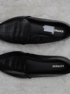 Express Black Croc-Embossed Pointed Slip-On Loafers